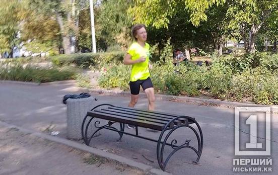 У пам'ять про захисника Маріуполя: криворіжанка долучилася до забігу «Шаную воїнів, біжу за героїв України»