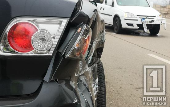 ДТП з потерпілими, пожежі у житловому секторі та просто неба: звіт спецслужб про події у Криворізькому районі