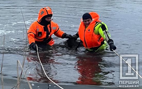 На Криворіжжі з води дістали труп чоловіка