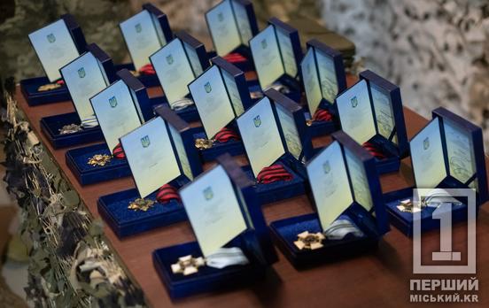 Титанічно тримають рубежі, аби не було прориву на Сумщині: Сирський нагородив бійців нашої 129-ої ОБр ТрО за подвиги