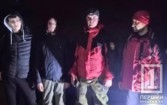 Закарпатські рятувальники визволяли з полону негоди: криворіжець та киянин загубилися в горах