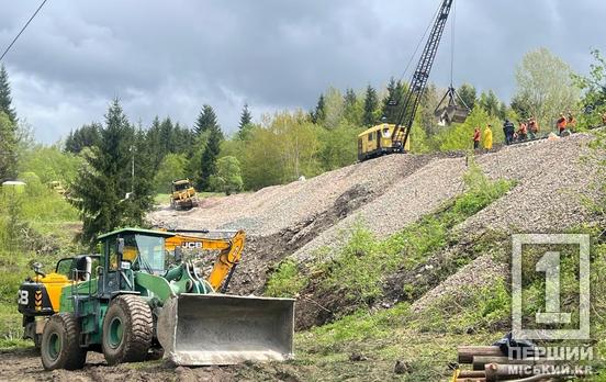 До Ворохти, а далі автобусом: потяг Кривий Ріг – Ясіня тимчасово курсуватиме за зміненим маршрутом