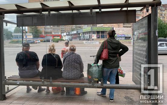 Сили вистачає – розуму не треба: на 95-ому кварталі хулігани розбили зупинку