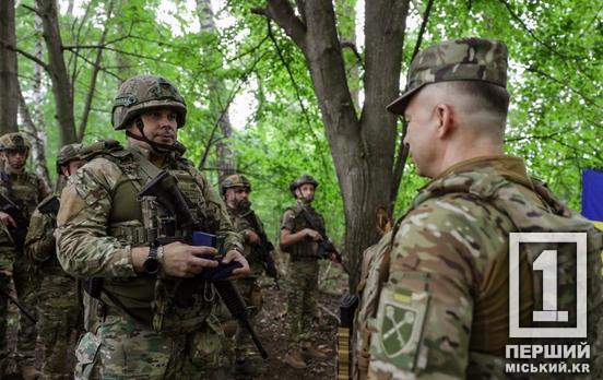 За вдале планування військових операцій: Артем Мельник з Кривого Рогу отримав нагороду від Сирського