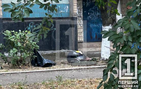 Кликав поліцію: на Східному-2 чоловік розбився на смерть після падіння з будинку