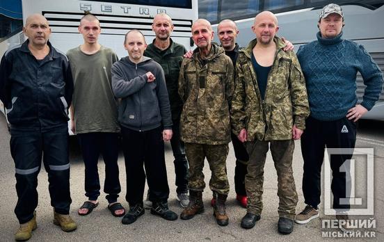 Нарешті вдома: у День Незалежності на батьківщину повернули 146 полонених українців