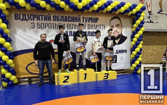 Блестяще начинают спортивный путь: юные борцы криворожской ДЮСШ №2 привезли шесть медалей из Днепра