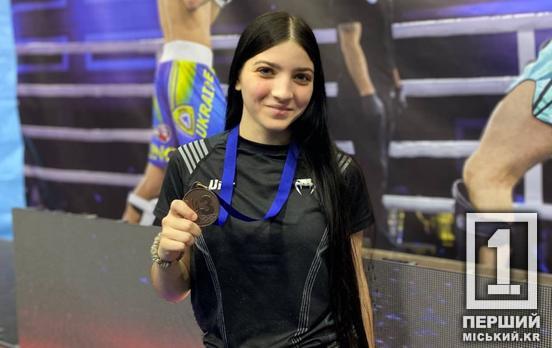 «Наша звездочка»: криворожская кикбоксерка Виктория Манучарова завоевала бронзу на Кубке области