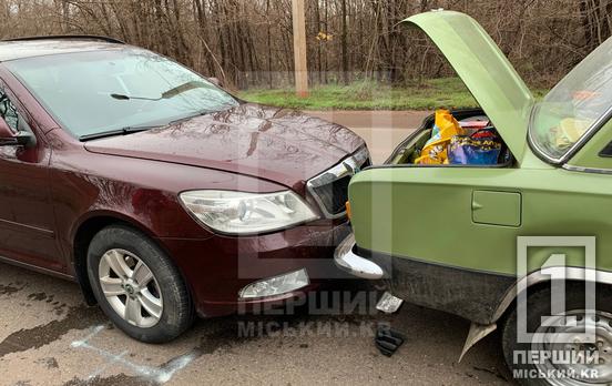 Пробка закончилась аварией: на Гетманской Skoda не разъехалась с ВАЗ