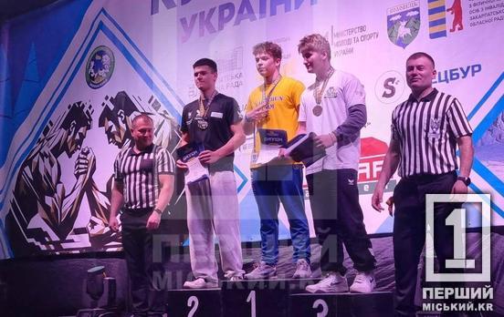Кривой Рог доказывает свою силу: Максим Радзиминский получил два золота на КУ по армрестлингу