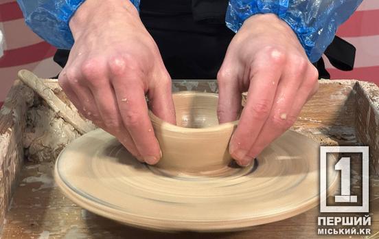 Від глини до штучного інтелекту: художня школа у Кривому Розі перетворилася на простір незламності