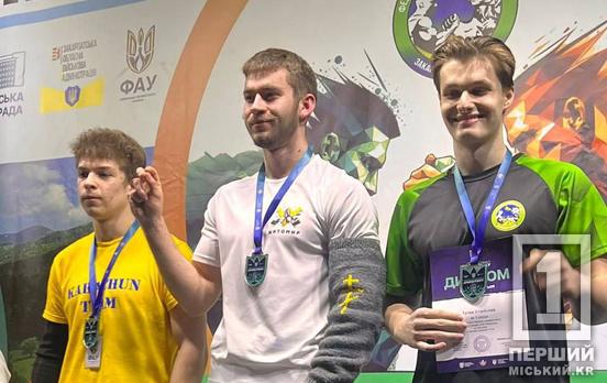 Вагомий результат у спортивній скарбничці: криворіжець Максим Радзимінський виборов срібло на чемпіонаті України з армреслінгу