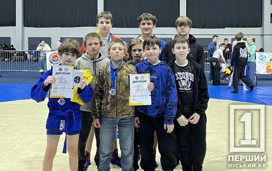 Кидки, захвати й больові: криворізькі самбісти привезли медалі з Кубка Дніпра