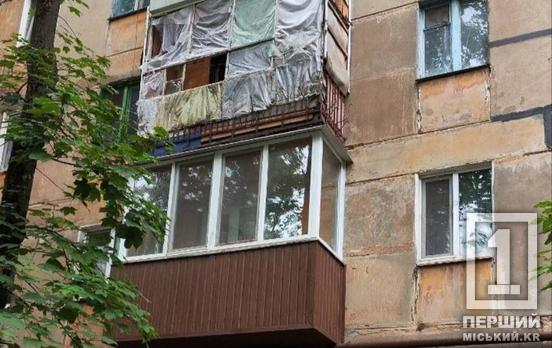 Випав з третього поверху: у Кривому Розі госпіталізували 69-річного чоловіка