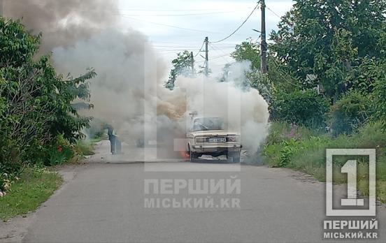 Стовп диму неподалік вокзалу: у Довгинцівському районі на ходу загорівся «Жигуль»