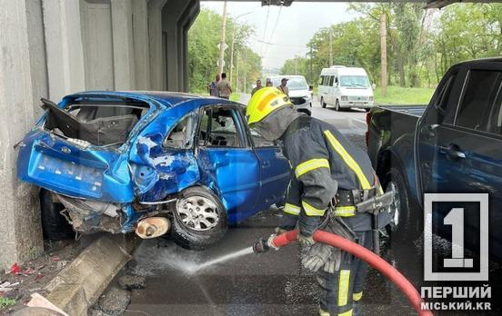 Постраждав 60-річний водій: подробиці ДТП під мостом на ПівнГЗК