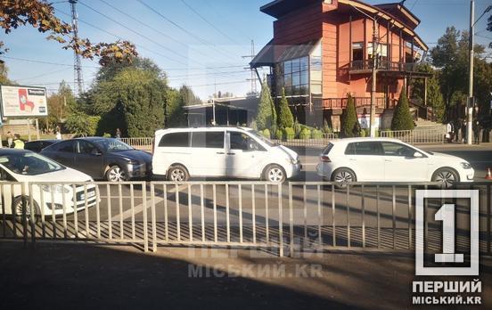 Протаранив авто на світлофорі та намагався втекти: на проспекті Миру затримали п'яного водія на Mercedes