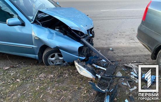 В Кривом Роге столкнулись две легковушки, пострадал пассажир