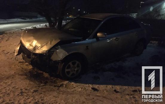 В Кривом Роге столкнулись две легковушки, пострадала пассажирка