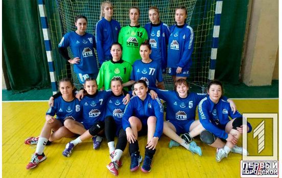 Гандболистки из Кривого Рога вышли в четвертьфинал кубка Украины, обыграв команду суперлиги