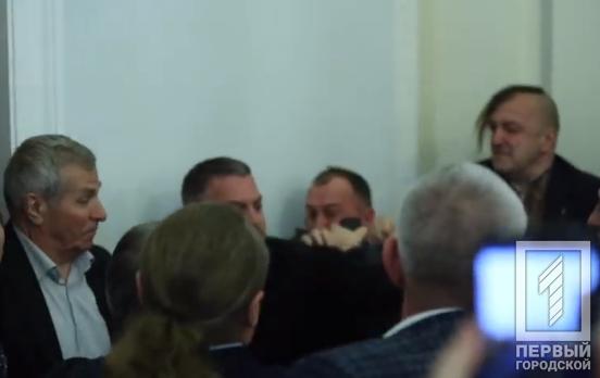 В Верховной Раде во время обсуждения в Комитете закона о рынке земли произошла драка