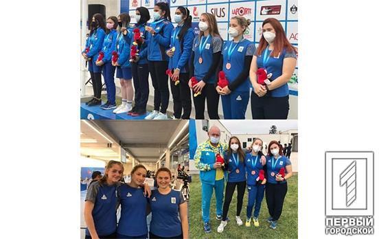 На чемпионате мира по стрельбе спортсменка из Кривого Рога завоевала бронзу