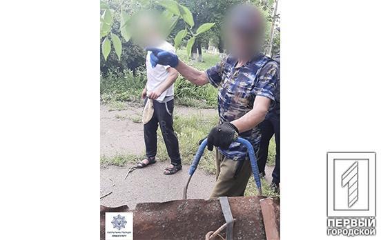 В Кривом Роге задержали злоумышленников, которые пытались украсть оконные решётки