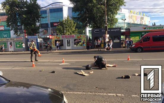 В центре Кривого Рога Mercedes-Benz сбил мужчину