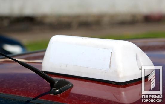 Кабмин разрешил такси двигаться в полосе, предназначенной для общественного транспорта