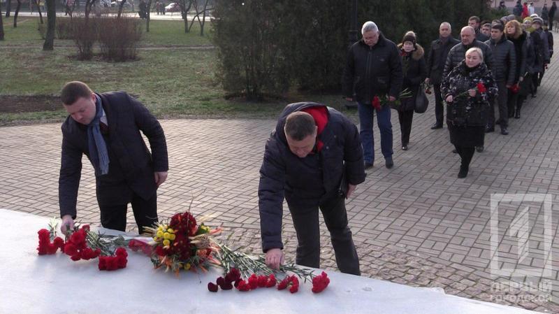 %d0%bc%d0%b5%d0%bc%d0%be%d1%80%d0%b8%d0%b0%d0%bb %d1%86%d0%b2%d0%b5%d1%82%d1%8b %d1%80%d1%83%d0%ba%d0%be%d0%b2%d0%be%d0%b4%d0%b8%d1%82%d0%b5%d0%bb%d0%b8